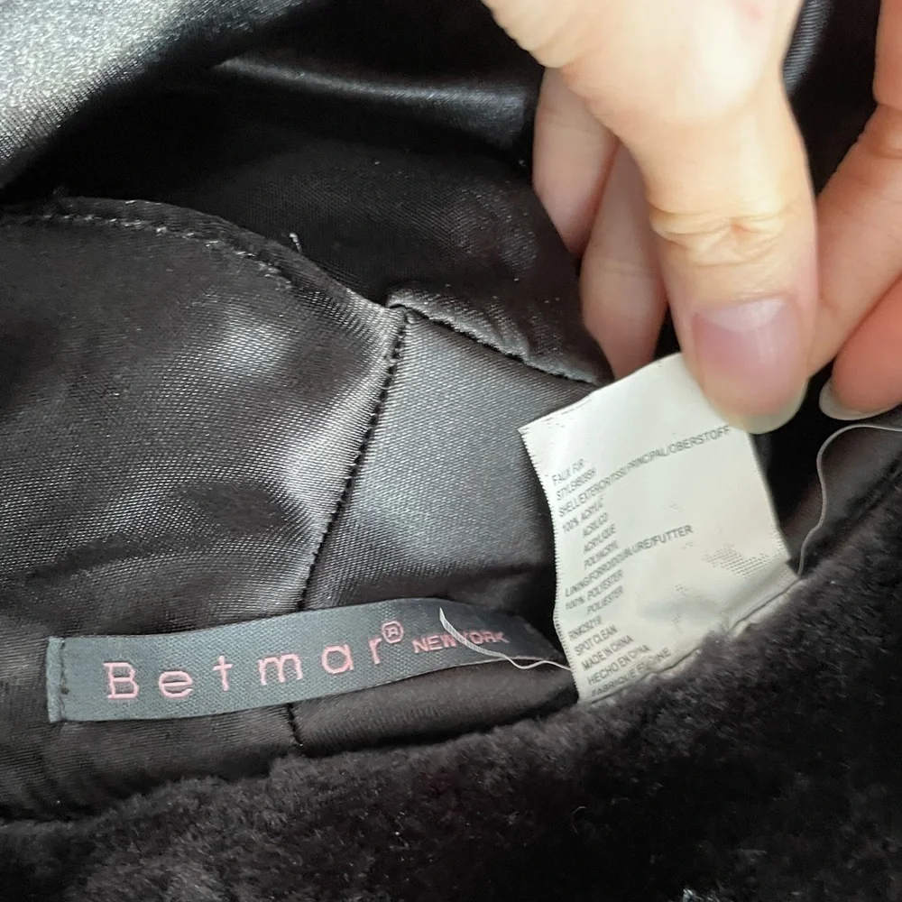 Betmar New York faux fur black hat women one size